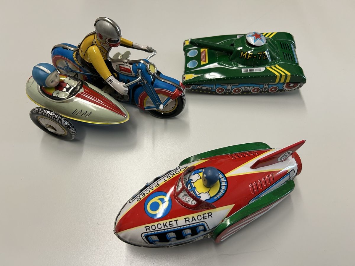 Modellini d'auto: Modellautos Blechspielzeug 3 Stück – Usato da Lachen SZ venduto da gopfertelli