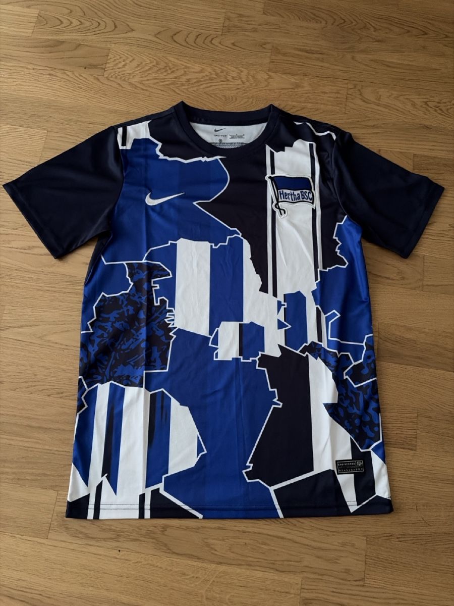 Nike Canottiere & Pantaloni: Hertha BSC Trikot – Usato da Basel venduto da eli_n5yh