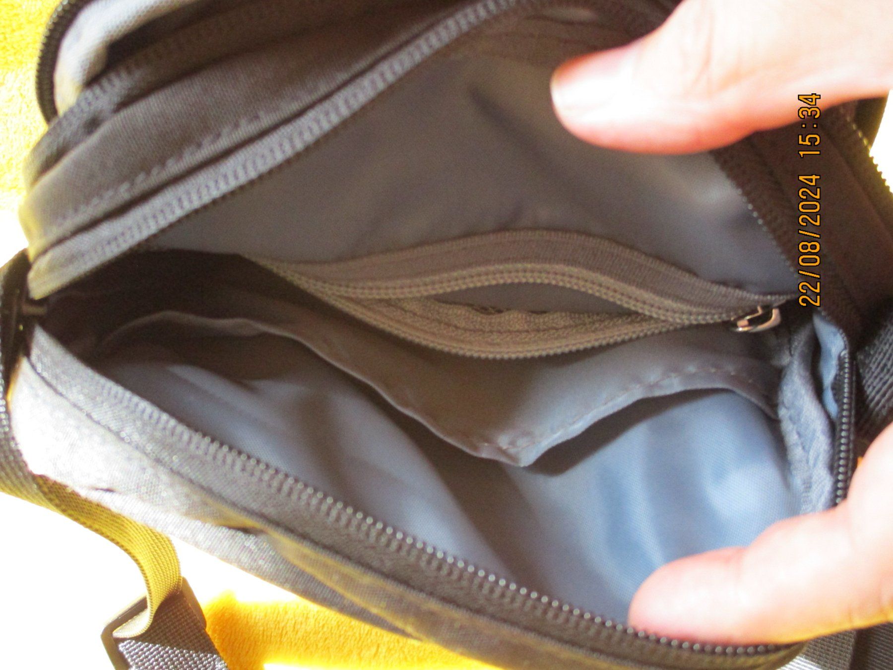 Borse: SCHULTERTASCHE UNISEX – Nuovo e nell'imballaggio originale da Safenwil venduto da universum78 2