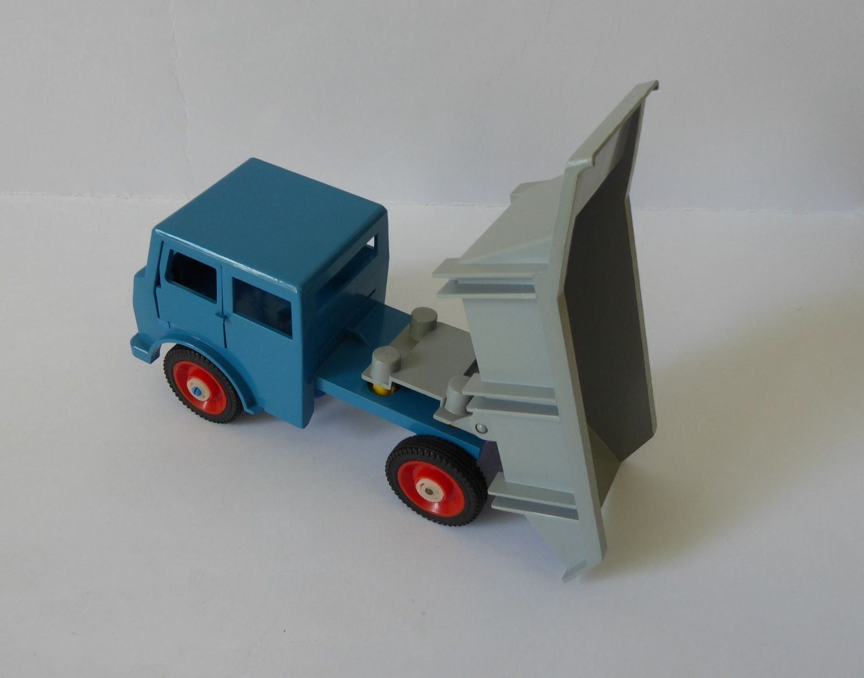 Giocattoli: Cooler LKW von Plasticant, 20cm – Usato da Turbenthal venduto da Panau 2