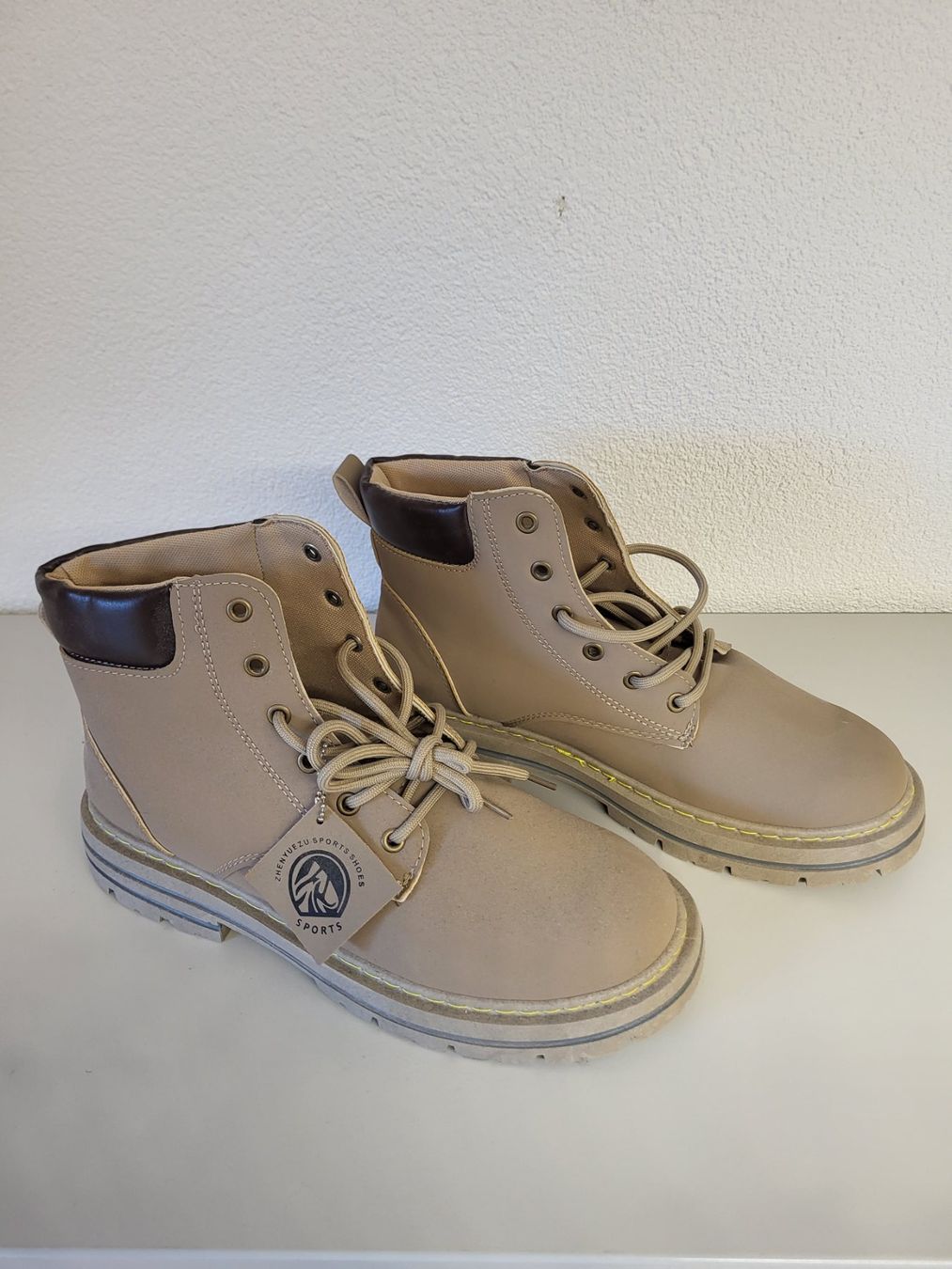 Scarpe da uomo: Freizeitschuhe – Nuovo (secondo la descrizione) da Bleienbach venduto da Sarduro