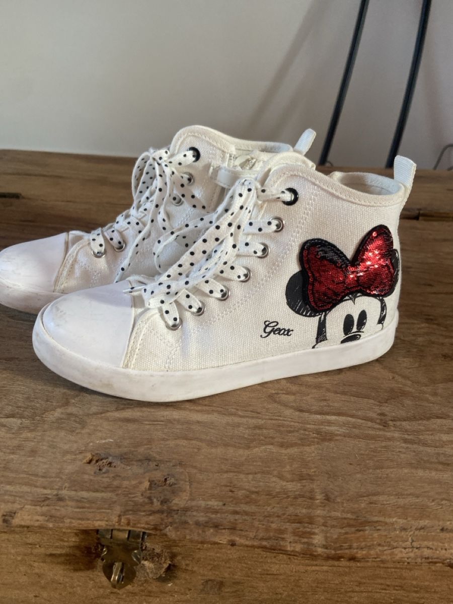 Geox Schuhe für Mädchen: Geox Mädchen Sneaker Minnie Mouse Gr. 33 weiss – Gebraucht aus Murten von februari