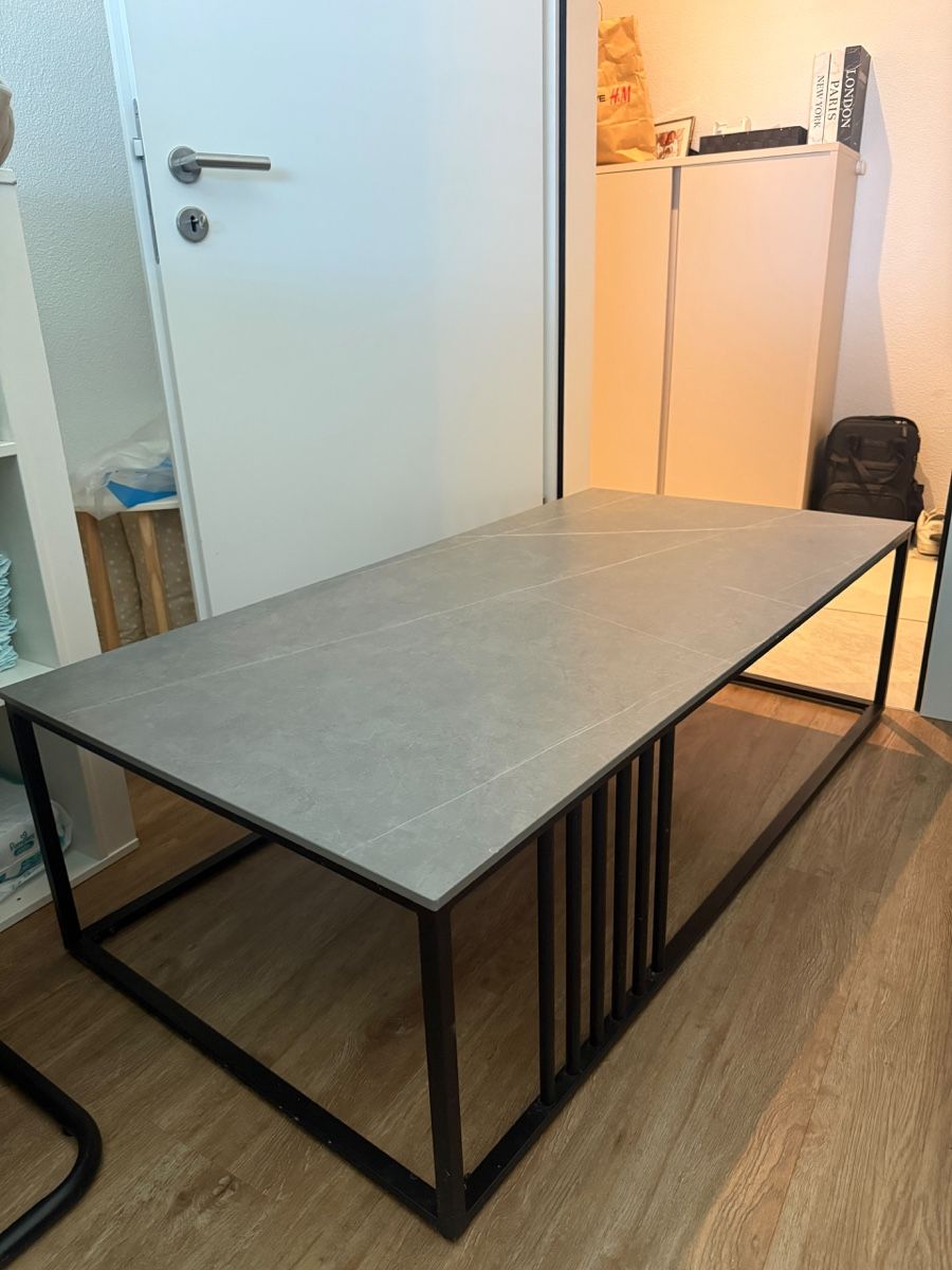 Tavoli: Wohnzimmersofatisch – Usato da Rothrist venduto da luc_8h5w 2