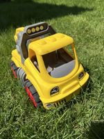 Grosser gelber Spielzeug-Wagen f.d. Sandkasten, Top!
