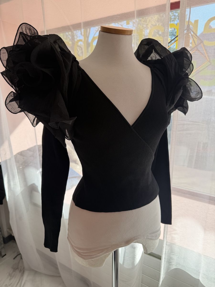 Zara Top: Schwarzer Zara Pullover mit Puffärmeln Gr. S  – Usato da Arch venduto da Aga84 1