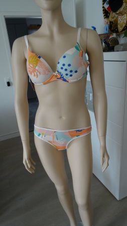 Bikini Sommer Set Gr M Neu mit Etikett Bunt Gemustert.
