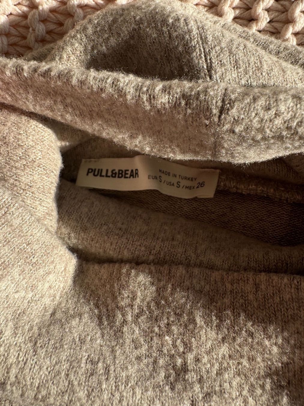Pull&Bear Pullover & Sweatshirts: Pull beige col roulé crop – Neu (gemäss Beschreibung) aus Montreux von iizaa811 2