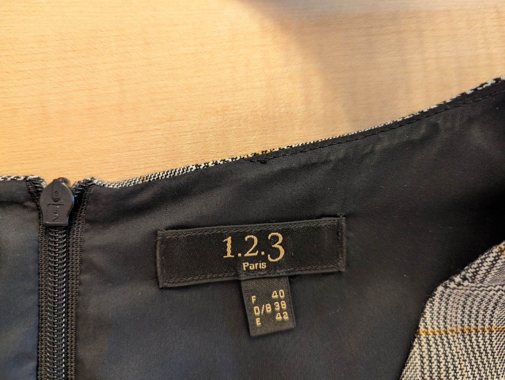 Maison 123 Vestiti: robe maison 123 – Nuovo (secondo la descrizione) da Montreux venduto da dem_gyt9 5