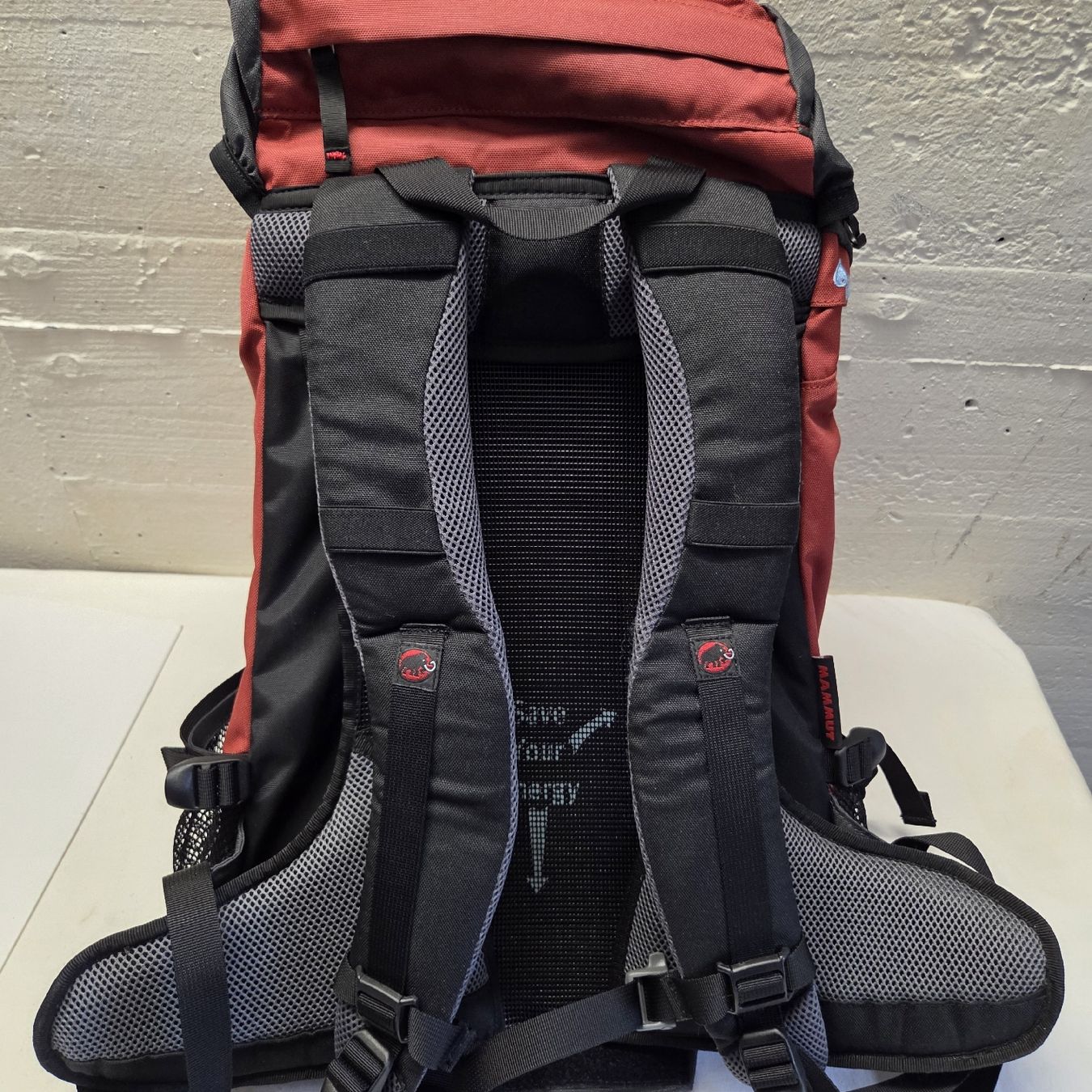 Mammut Zaini: Wanderrucksack Mammut rot schwarz.. – Usato da Stans venduto da Ducati16 3
