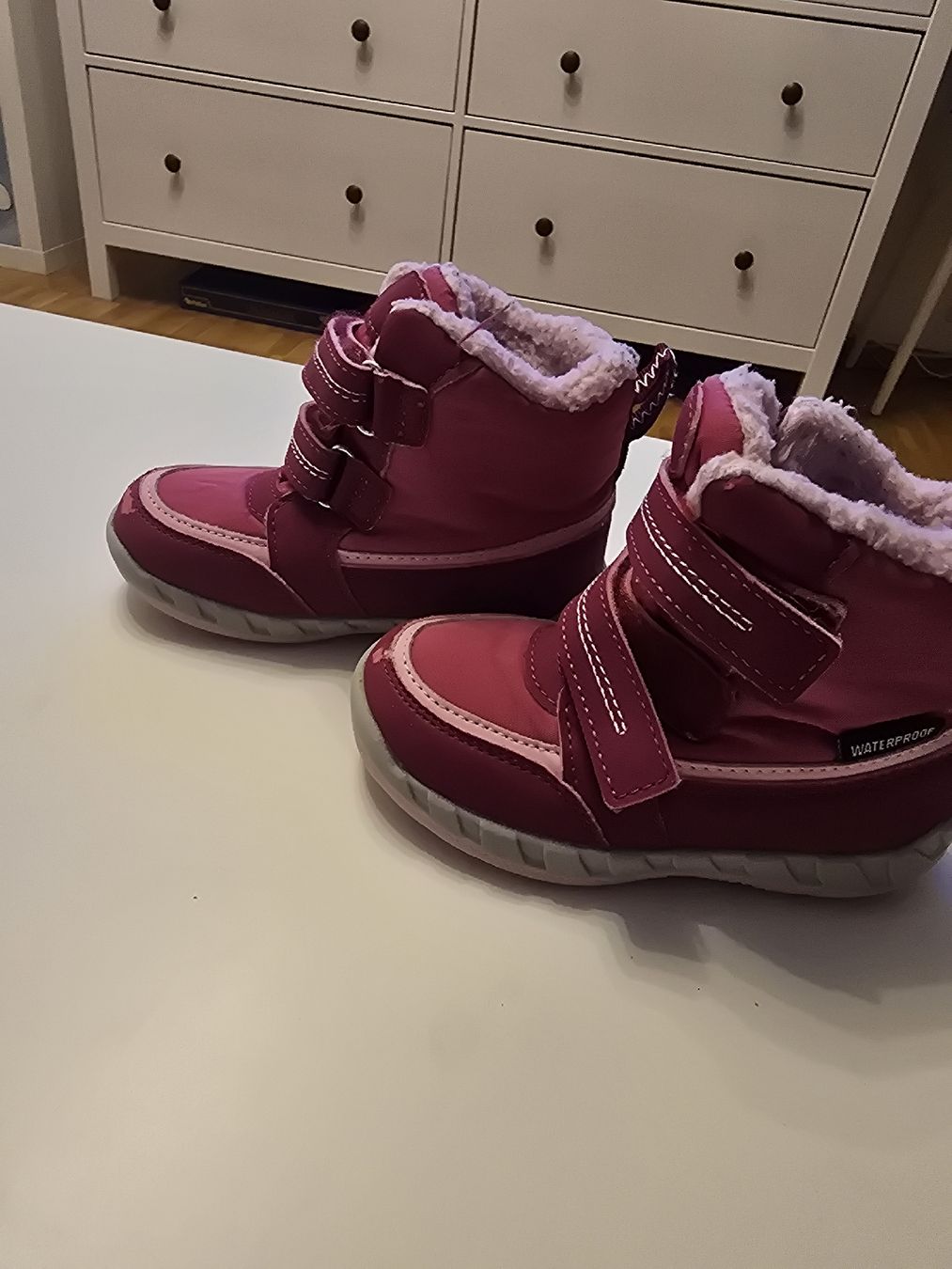 Scarpe per ragazze: Winterspielen Grösse 23 – Usato da Klingnau venduto da GiiNii95 1