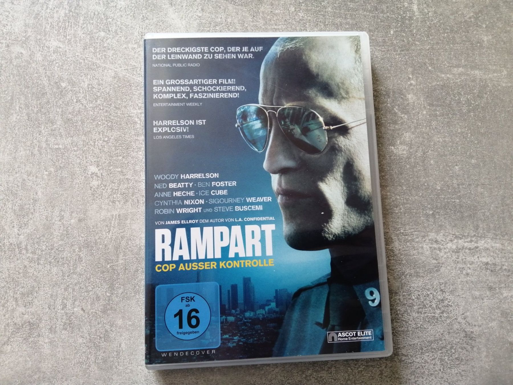 Tous les DVDs: DVD: Rampart - Cop ausser Kontrolle – Neuf (Voir description) à Altstätten SG par tollesauswolle