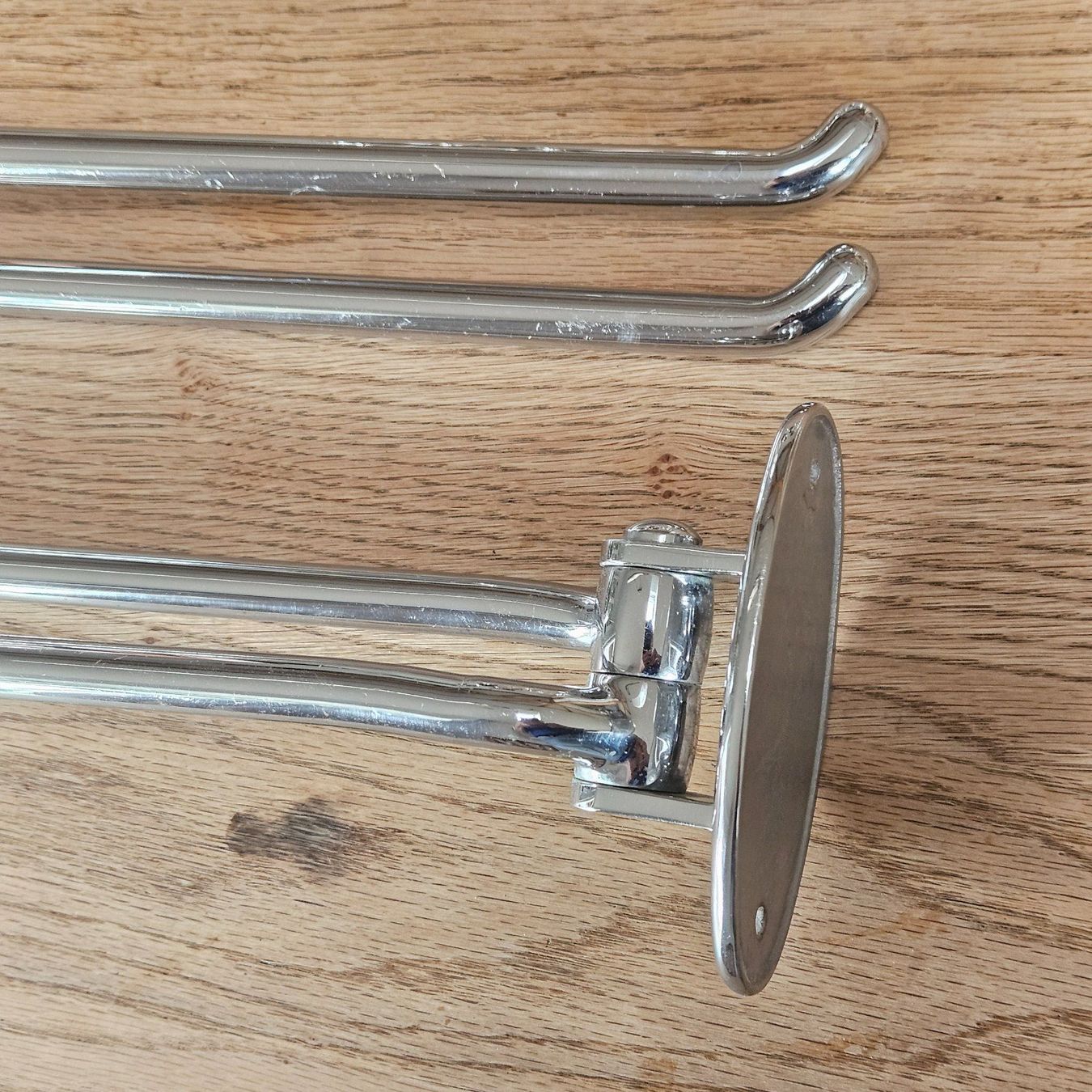 Supporti a parete: Konvolut Handtuch-, Seifen-, Glashalter, Griff Chrom – Usato da Wettingen venduto da Christianv 4