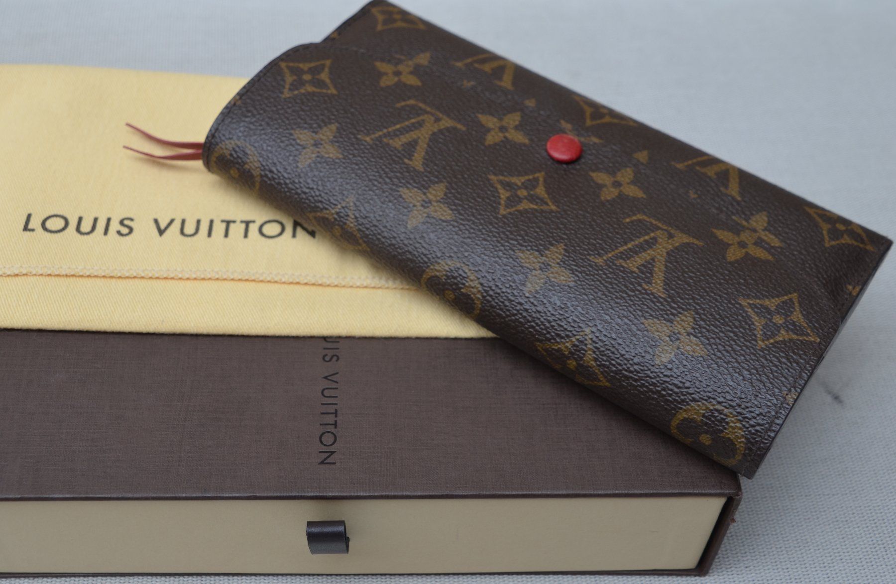 Louis Vuitton Portamonete: Louis Vuitton Emilie Portefeuille Wallet – Usato da Collonges venduto da arashee 4