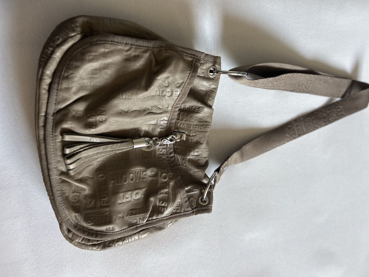Taschen für Damen: Umhängetasche – Gebraucht aus Basel von and_pky9 1