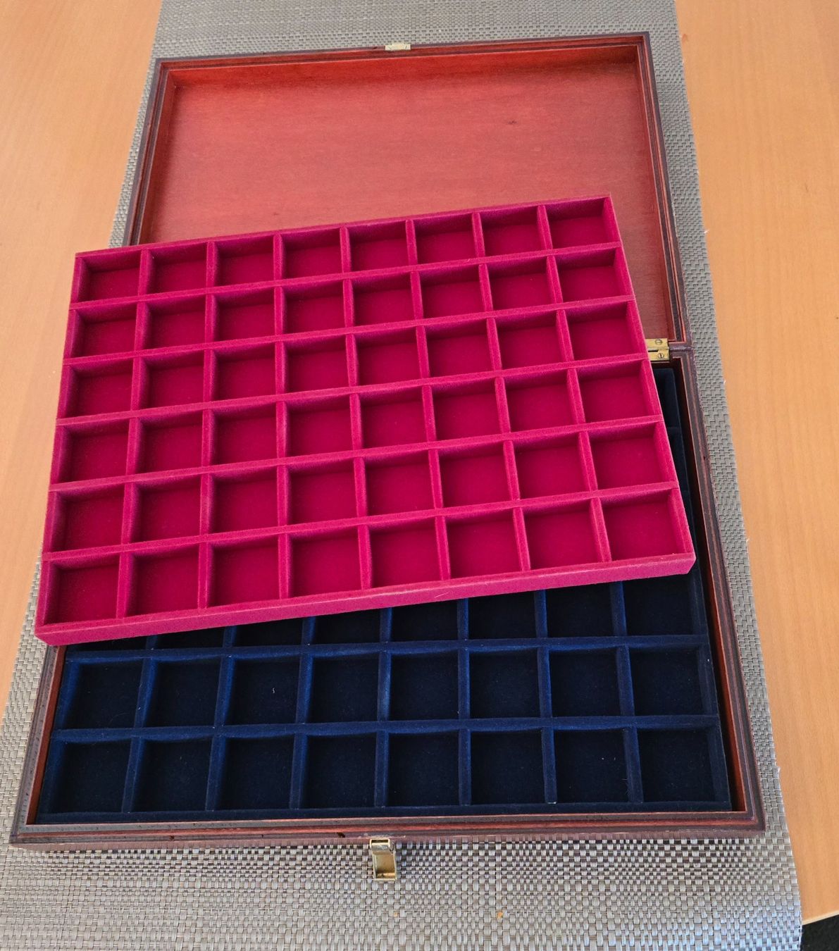 Valises de voyage: Schmuckkoffer Holz – D'occasion à Ennetbürgen par 50shafali53