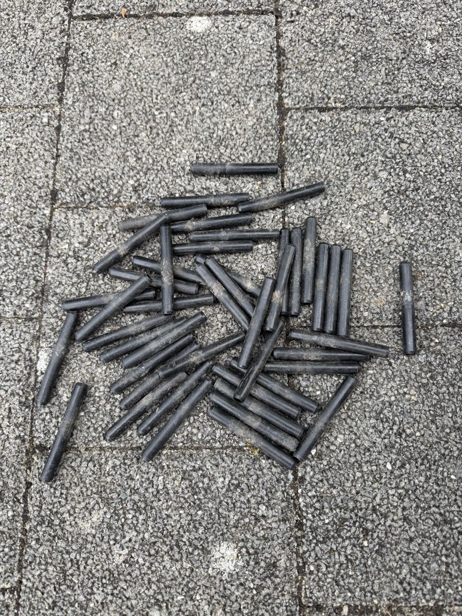 Rivestimenti per pavimenti: Fallschutzmatten Bodenplatten Gummi 15 Stk. – Usato da Birrwil venduto da mathew01 5