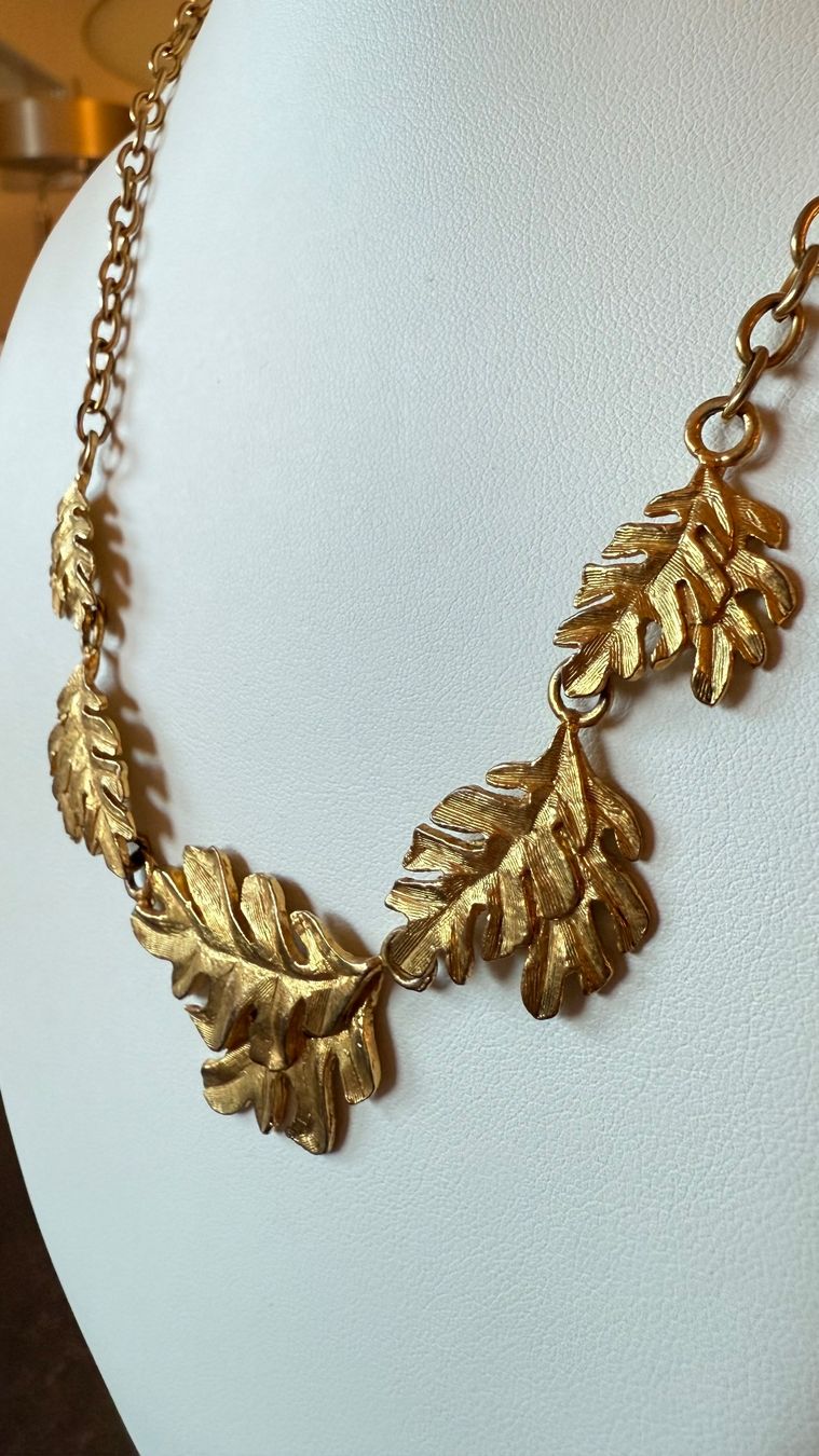 Catenine: Collier doré feuilles de chêne – Usato da Nyon venduto da stylevintage79 2