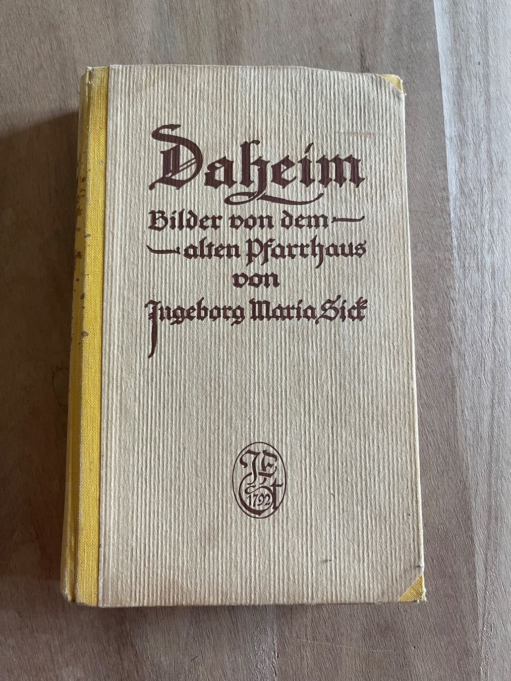Libri: Daheim - Bilder von dem alten Pfarrhaus – Usato da Zuerich venduto da Dorsi