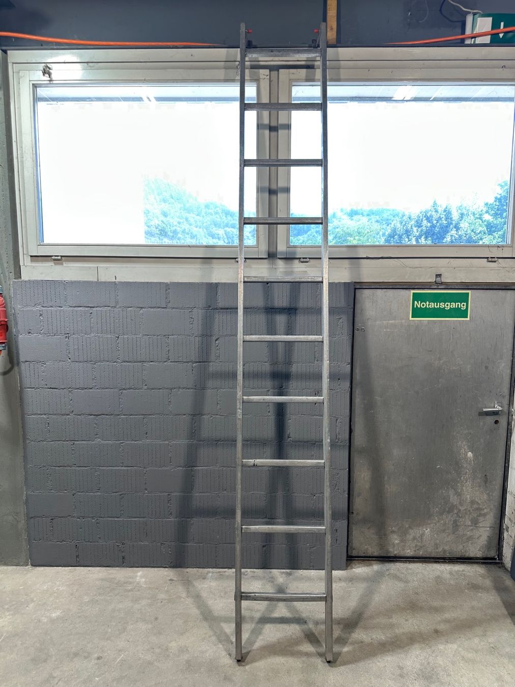 Leitern: Einfache Leiter aus Aluminium 295cm – Gebraucht aus Laufenburg von Sirluger