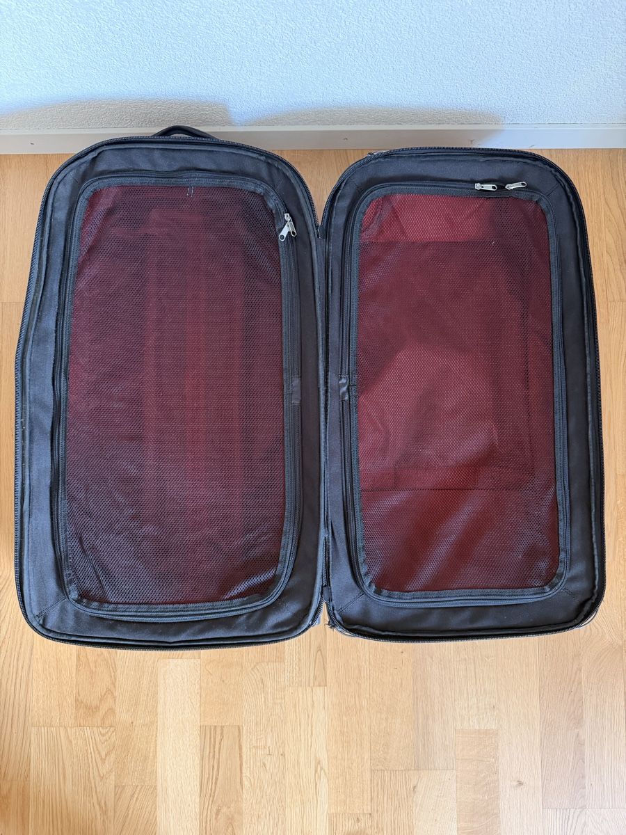 Valigie: HEAD Reisetasche / Reisekoffer mit Räder – Usato da Rorschach venduto da nan_8rts 2