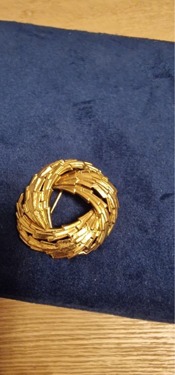 Broschen & Nadeln: Elegante Vintage Brosche Vergoldet – Gebraucht aus Stallikon von ulv_k7jj 1