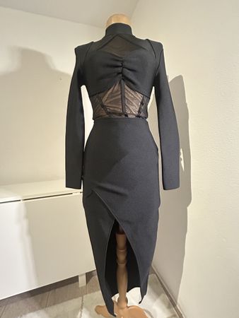 Robe noire élégante et moderne - Taille 38, parfait état!