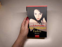 ROMAN: Joy Fielding, Am seidenen Faden