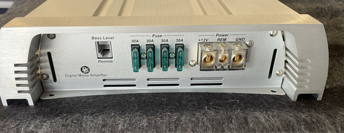 Amplificateurs: Amplificateur DLS Performance  – Neuf avec emballage d'origine à Erde par EmilieDess 4