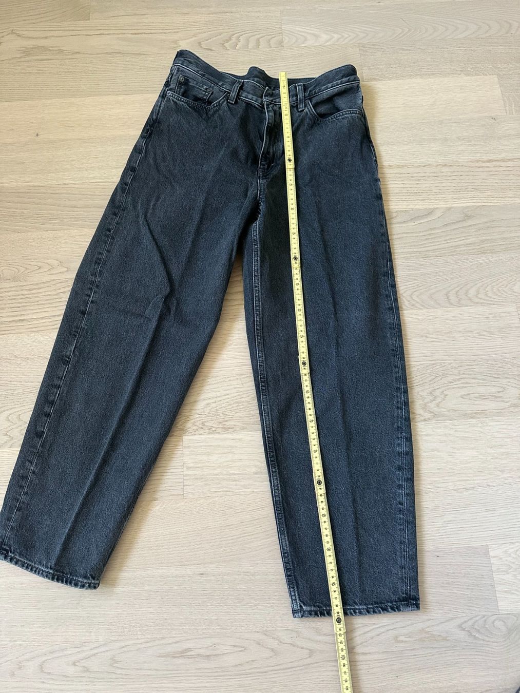 Cos Jeans: Jeans grau von COS – D'occasion à Zürich par Rigiblick2