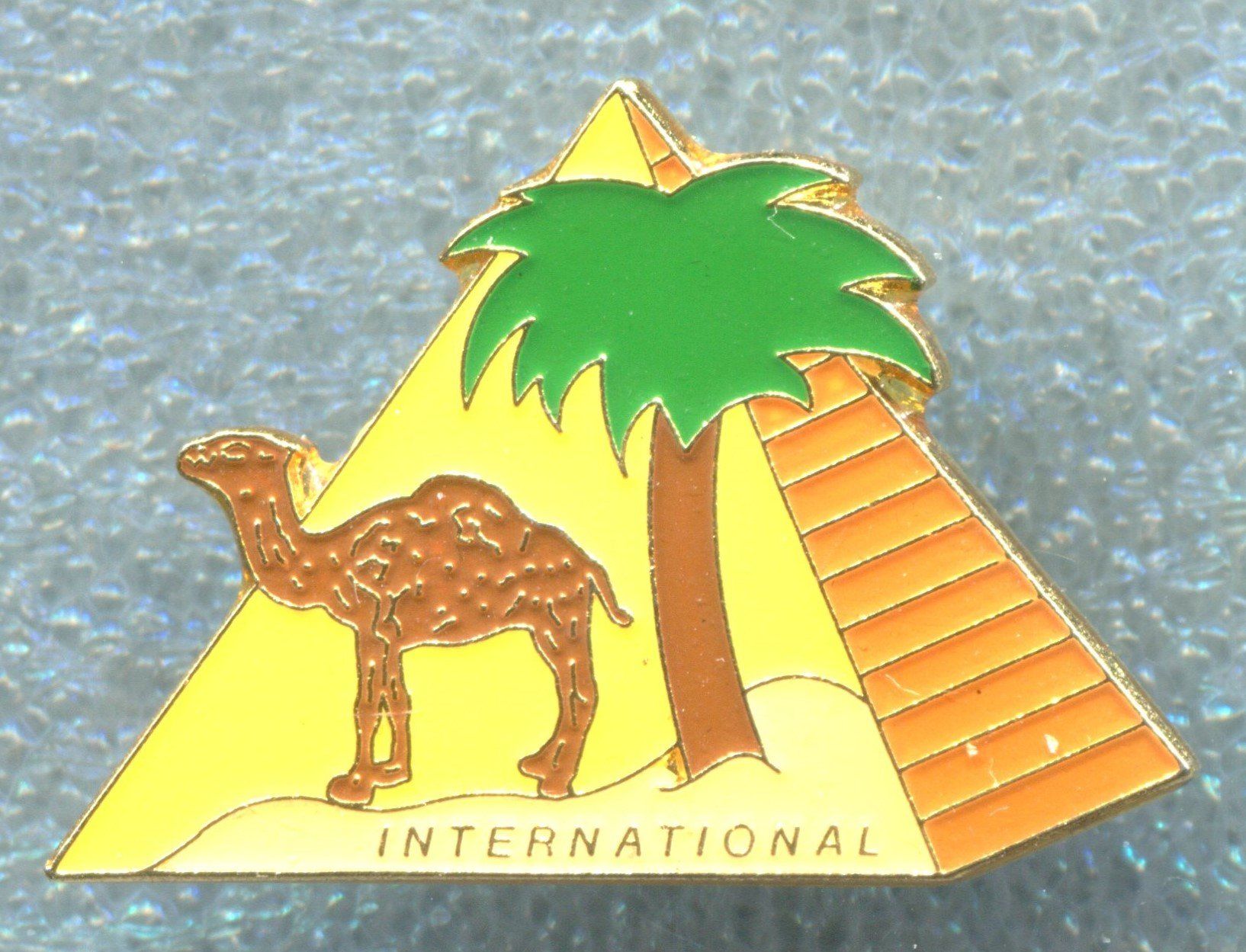 Camel Plaquettes & Badges: CAMEL  INTERNATIONAL – D'occasion à Winterthur par Sammleroase