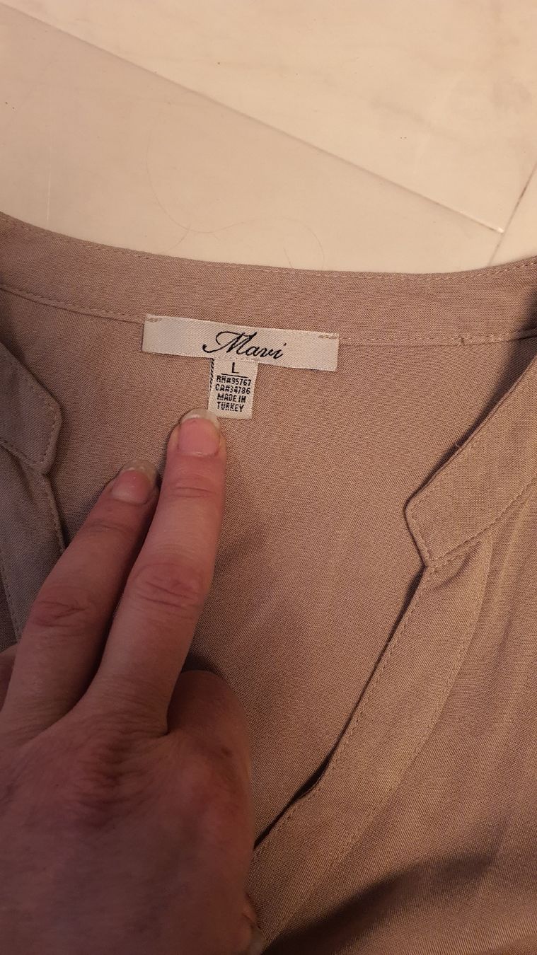 Lots de vêtements: 2 Hemden mit passenden Schals – D'occasion à Flawil par minggeli83 3