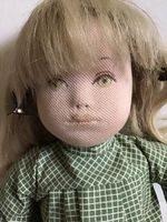 Alte Sasha Kurs Puppe mit gelben Augen
