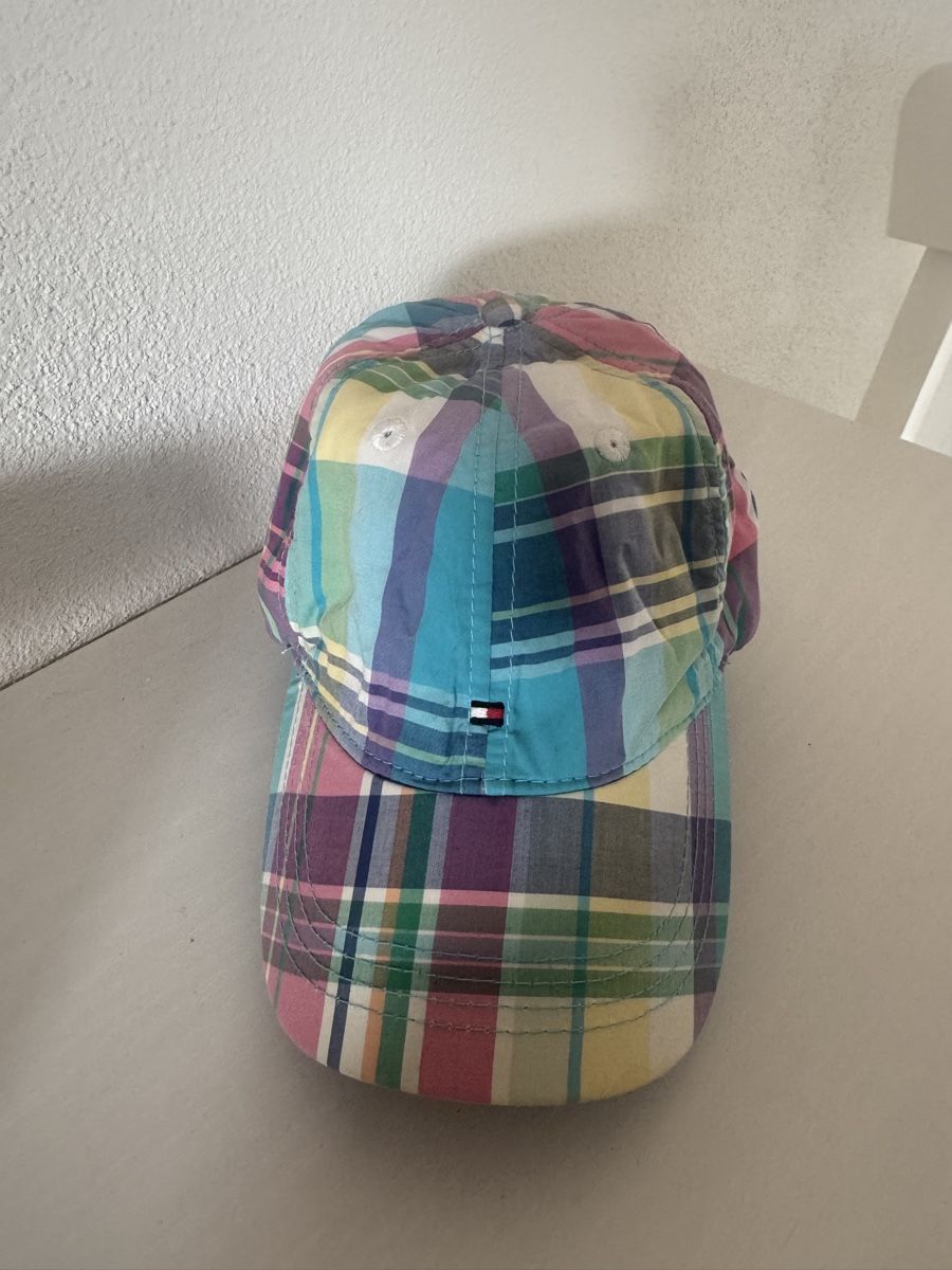 Tommy Hilfiger Copricapi, berretti & cappellini: Tommy Hilfiger Kappe bunt neuwertig – Usato da Oberglatt ZH venduto da jul_nhy7