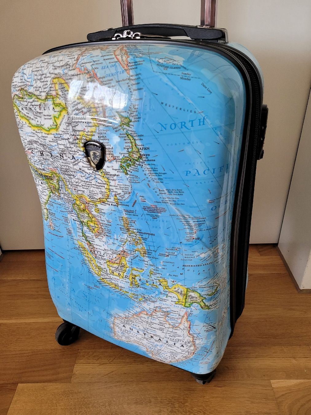 Koffer & Taschen: Heys Trolley Koffer mit Weltkarte – Gebraucht aus Neuenegg von transformer02 2