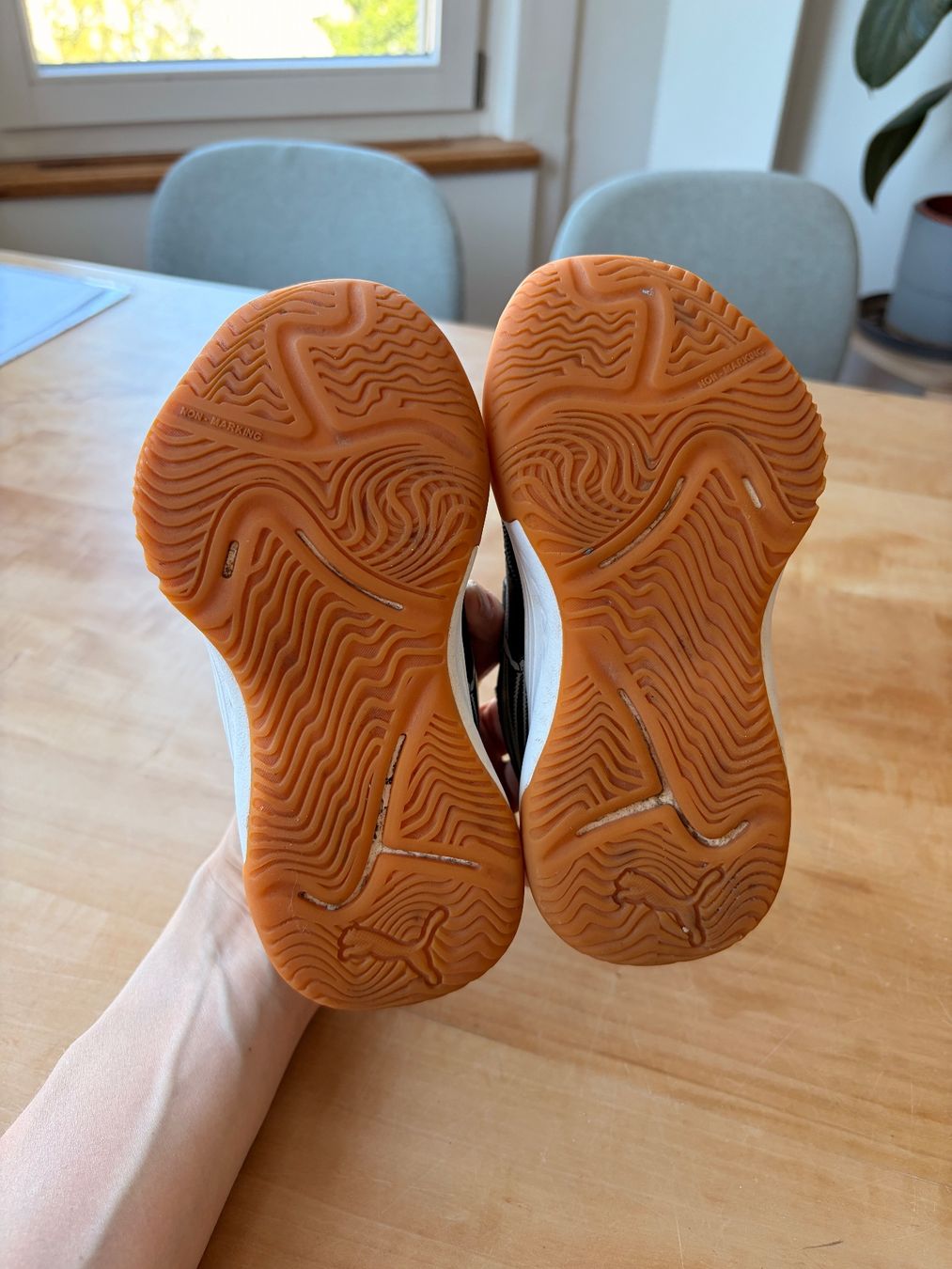 Scarpe per ragazzi: Kinder Sneakers Puma Gr.28 – Usato da Bern venduto da EkatKhat 2
