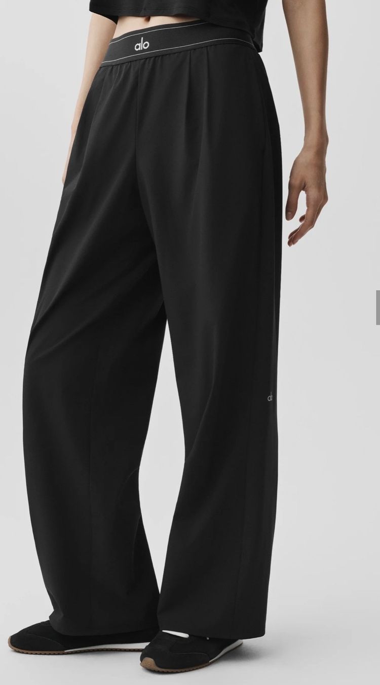 Alo Yoga Pantaloni: Pantalon 👖 – Nuovo e nell'imballaggio originale da Genève venduto da zna_bk9k 2
