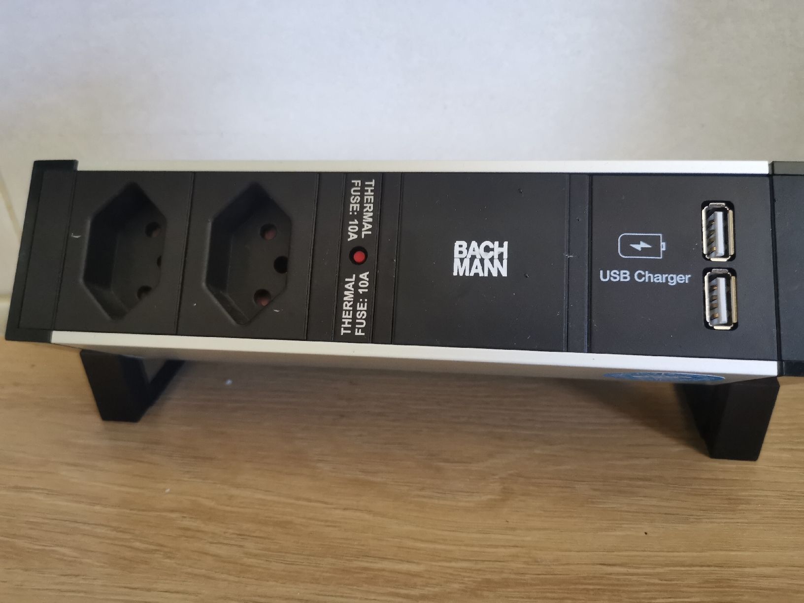 Stecker: Bachmann Multiprise de table DESK 2, 2x T13, 2x USB – Gebraucht aus petit-lancy von Mak_zou 2