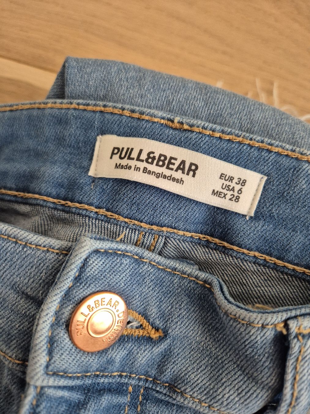 Pull&Bear Jeans: Pull&Bear Jeans, hellblau, Gr. 38, neu – Nuovo (secondo la descrizione) da Känerkinden venduto da melbaumg 2