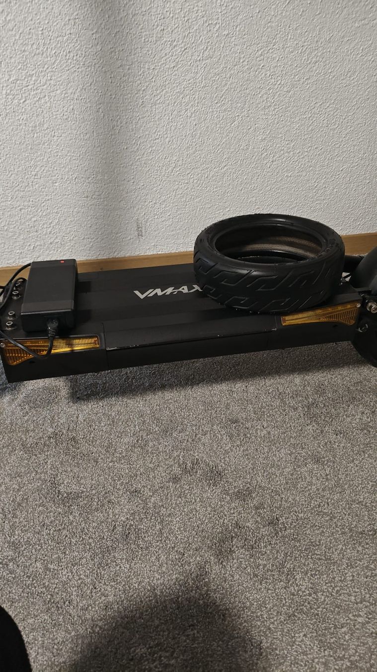 Scooters: Elektro-Scooter VMAX R25 Performance 2020 gebraucht – D'occasion à Rümlang par abd_6zst 8