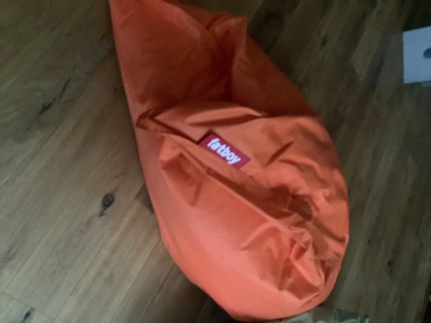Fatboy Cuscini: Fatboy Sitzsack Lounge Sessel orange /beige – Usato da Freienbach venduto da Elenaheinz
