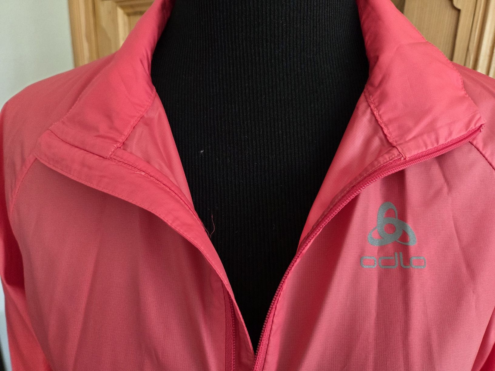 Odlo Giacche: schöne Jacke, Odlo, ultralight – Nuovo (secondo la descrizione) da Wiesendangen venduto da Sinhuk 1