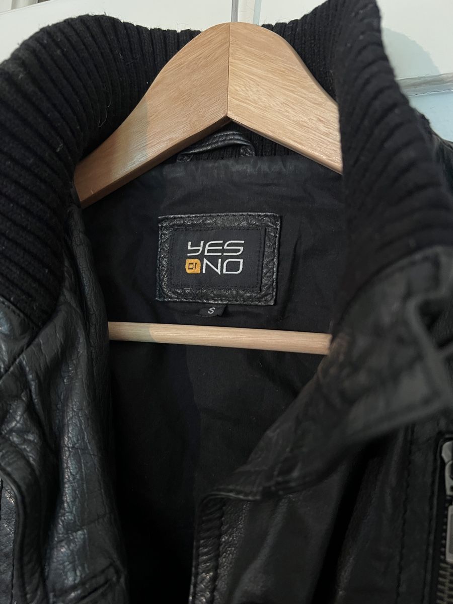 Yes Or No Giacche: Kurze Lederjacke, schwarz, Grösse S – Usato da Basel venduto da evaelette 1