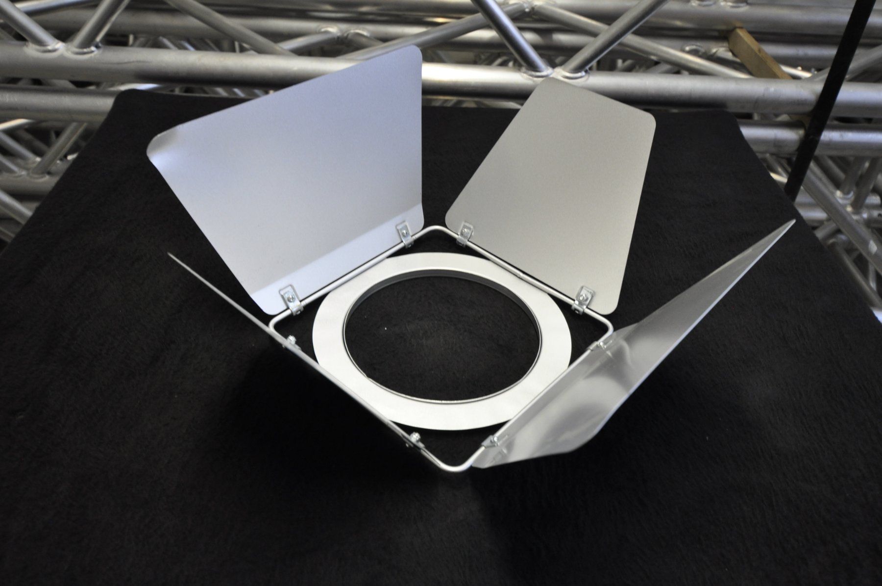 Showtec Lampes: StudioBeam HMI 150 – D'occasion à Burgdorf par WHITELIGHT3400 4