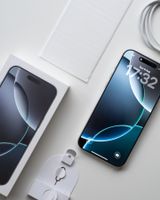 Apple iPhone 16 Pro Max 1 TB White Titanium