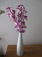 Schöne künstliche Orchidee Blüten können leuchten