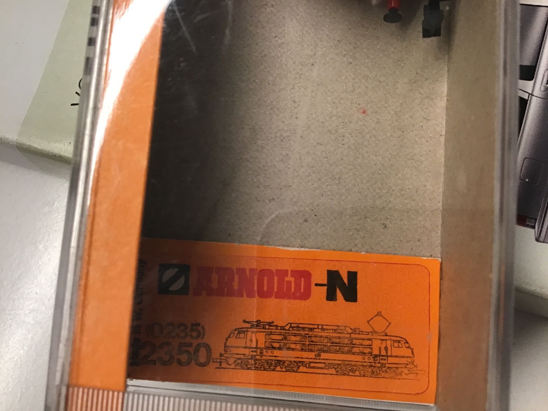 Arnold Modellini di ferrovie: ARNOLD N Lok , rote E-Lok, – Usato da Männedorf venduto da Modellbau-wyss 4