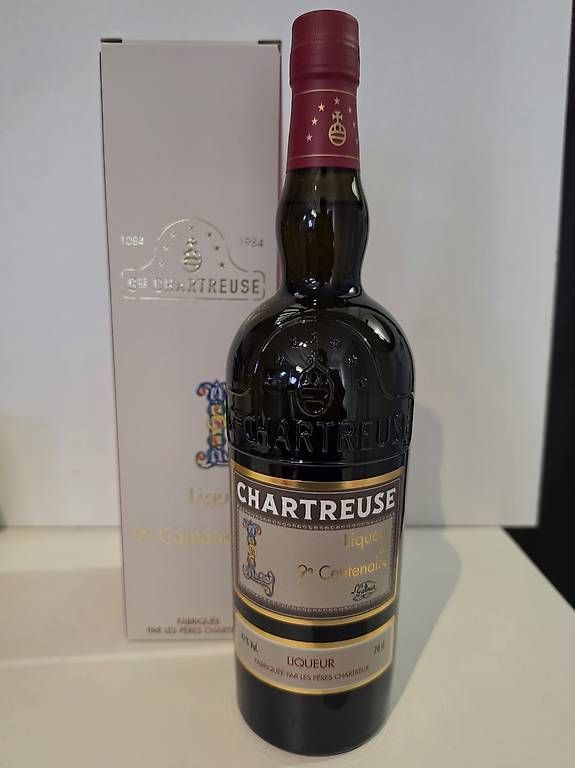 Spiritueux: Chartreuse, la Liqueur du 9e Centenaire – D'occasion à Muraz (Collombey) par mer_vhr2