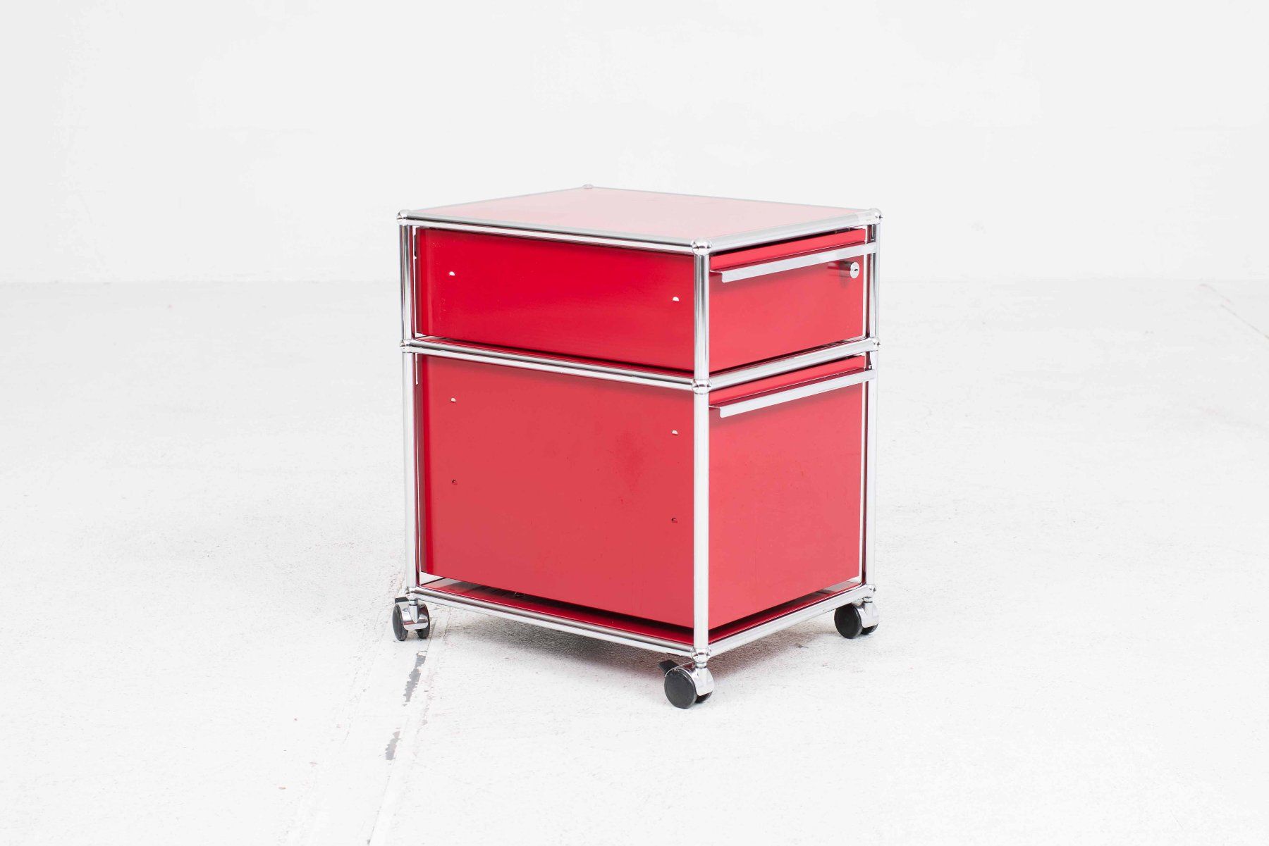 USM Banconi: USM Rollcontainer in Rubinrot – Usato da Zürich venduto da STUZH38 1