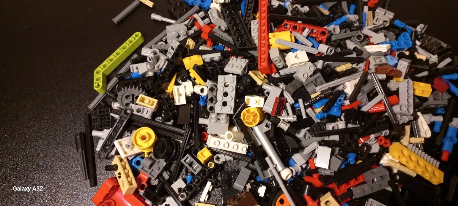 Lego Giocattoli: Lot de 400 grammes de Lego Technic – Usato da La Tour de Trême venduto da Startjouet 2
