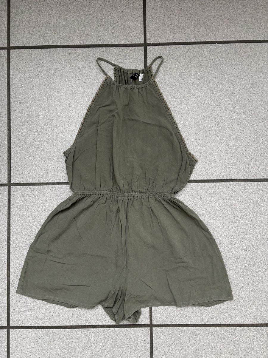 H&M Tute: H&M Jumpsuit – Usato da Solothurn venduto da skillsine